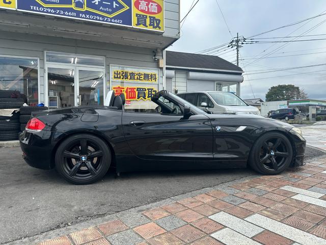 Ｚ４ ｓＤｒｉｖｅ２３ｉスタイルエッセンス　正規ディーラー車　ＭＡＶＩＮ製エアロパーツ　ローダウン　レザー調シートカバー　１７インチアルミホイール　ＨＩＤライト　ＥＴＣ　キーレス　新品エンブレム　純正オーディオ　パドルシフトマニュアルモード（41枚目）