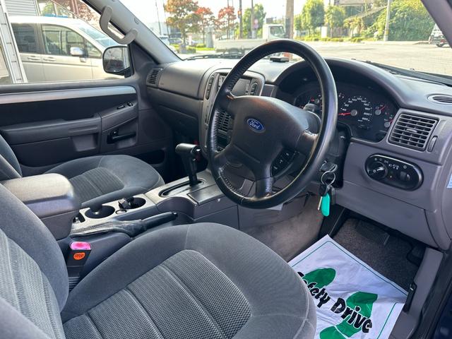エクスプローラー ＸＬＴ　正規ディーラー車　新品タイヤ　社外１７インチホイール　エクリプス製ナビ　バックカメラ　ヒッチメンバー　パワーシート　キーレス　ＥＴＣ　ドアバイザー　取説記録簿　スペアキー（17枚目）