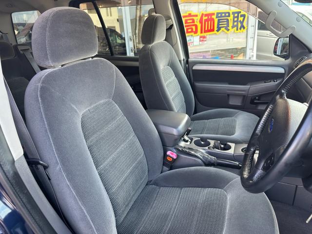 エクスプローラー ＸＬＴ　正規ディーラー車　新品タイヤ　社外１７インチホイール　エクリプス製ナビ　バックカメラ　ヒッチメンバー　パワーシート　キーレス　ＥＴＣ　ドアバイザー　取説記録簿　スペアキー（18枚目）
