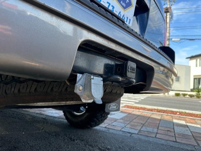 エクスプローラー ＸＬＴ　正規ディーラー車　新品タイヤ　社外１７インチホイール　エクリプス製ナビ　バックカメラ　ヒッチメンバー　パワーシート　キーレス　ＥＴＣ　ドアバイザー　取説記録簿　スペアキー（70枚目）