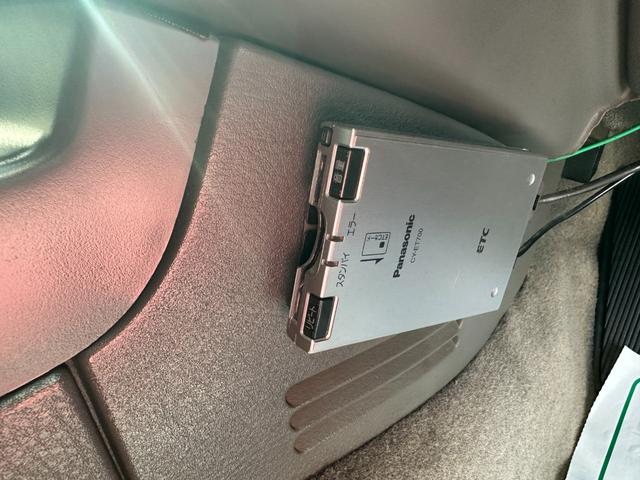 エクスプローラー ＸＬＴ　正規ディーラー車　新品タイヤ　社外１７インチホイール　エクリプス製ナビ　バックカメラ　ヒッチメンバー　パワーシート　キーレス　ＥＴＣ　ドアバイザー　取説記録簿　スペアキー（77枚目）