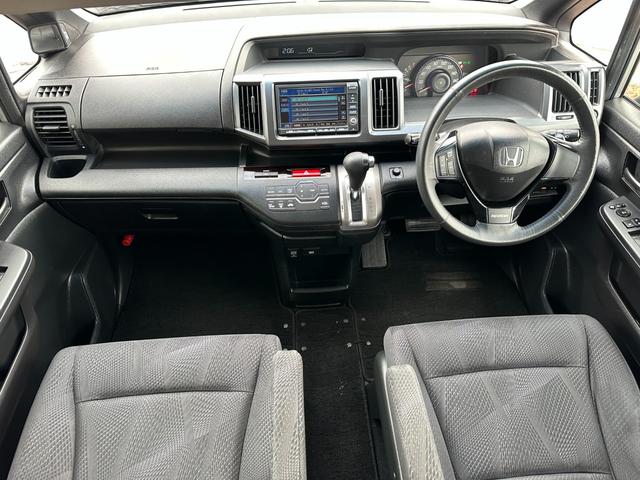 ステップワゴンスパーダ Z 新品タイヤ 純正HDDナビ W電動スライドドア フリップダウンモニター スマートキー バックカメラ フルセグ Bluetooth 純正16インチアルミホイール ETC HIDライト ドライブレコーダー(2枚目)