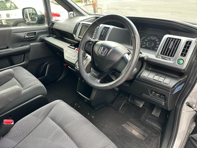 ステップワゴンスパーダ Z 新品タイヤ 純正HDDナビ W電動スライドドア フリップダウンモニター スマートキー バックカメラ フルセグ Bluetooth 純正16インチアルミホイール ETC HIDライト ドライブレコーダー(17枚目)