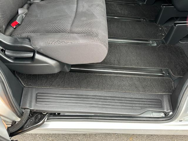 ステップワゴンスパーダ Z 新品タイヤ 純正HDDナビ W電動スライドドア フリップダウンモニター スマートキー バックカメラ フルセグ Bluetooth 純正16インチアルミホイール ETC HIDライト ドライブレコーダー(37枚目)