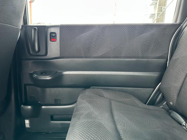 ステップワゴンスパーダ Z 新品タイヤ 純正HDDナビ W電動スライドドア フリップダウンモニター スマートキー バックカメラ フルセグ Bluetooth 純正16インチアルミホイール ETC HIDライト ドライブレコーダー(38枚目)