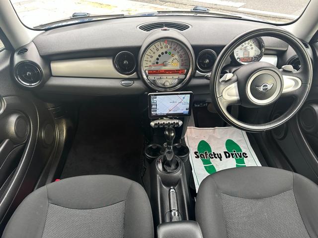 MINI クーパー クラブマン 正規ディーラー車 Panasonic製ナビ バックカメラ キーレス ETC 純正15インチアルミホイール パドルシフトマニュアルモード 取説記録簿(2枚目)