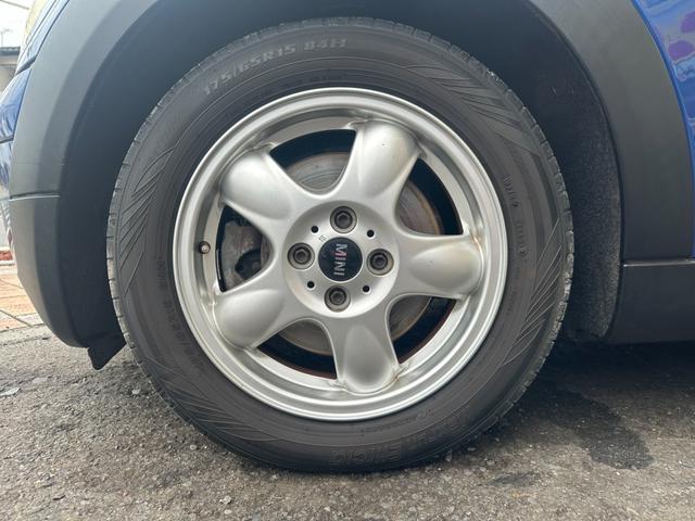 MINI クーパー クラブマン 正規ディーラー車 Panasonic製ナビ バックカメラ キーレス ETC 純正15インチアルミホイール パドルシフトマニュアルモード 取説記録簿(12枚目)