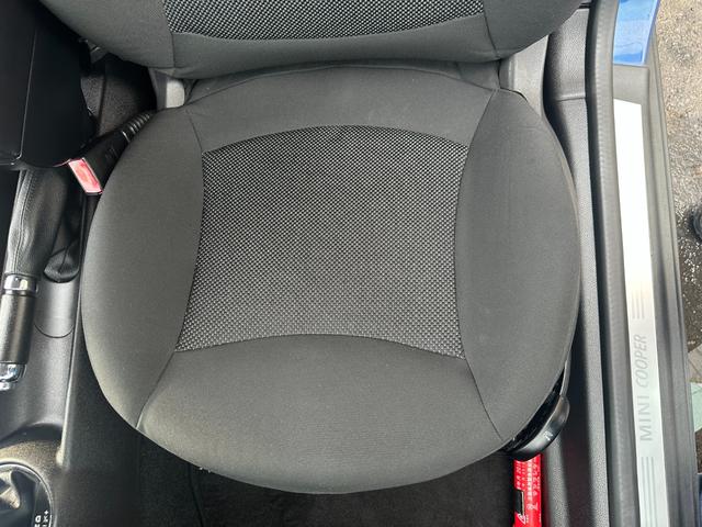 MINI クーパー クラブマン 正規ディーラー車 Panasonic製ナビ バックカメラ キーレス ETC 純正15インチアルミホイール パドルシフトマニュアルモード 取説記録簿(26枚目)