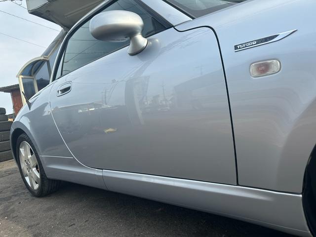 コペン ２ｎｄアニバーサリーエディション　純正レカロシート　社外ナビ　社外ＬＥＤテールランプ　ＥＴＣ　ＭＯＭＯステアリング　シートヒーター　ワンセグ　ＥＴＣ　キーレス　ＨＩＤライト　純正１５インチアルミホイール（17枚目）