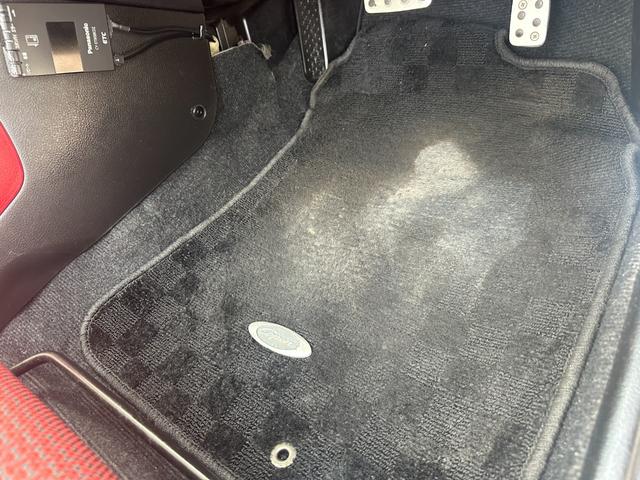 コペン ２ｎｄアニバーサリーエディション　純正レカロシート　社外ナビ　社外ＬＥＤテールランプ　ＥＴＣ　ＭＯＭＯステアリング　シートヒーター　ワンセグ　ＥＴＣ　キーレス　ＨＩＤライト　純正１５インチアルミホイール（24枚目）