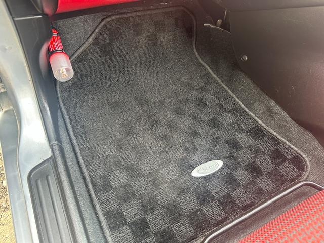 コペン ２ｎｄアニバーサリーエディション　純正レカロシート　社外ナビ　社外ＬＥＤテールランプ　ＥＴＣ　ＭＯＭＯステアリング　シートヒーター　ワンセグ　ＥＴＣ　キーレス　ＨＩＤライト　純正１５インチアルミホイール（30枚目）