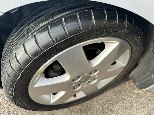 コペン ２ｎｄアニバーサリーエディション　純正レカロシート　社外ナビ　社外ＬＥＤテールランプ　ＥＴＣ　ＭＯＭＯステアリング　シートヒーター　ワンセグ　ＥＴＣ　キーレス　ＨＩＤライト　純正１５インチアルミホイール（60枚目）