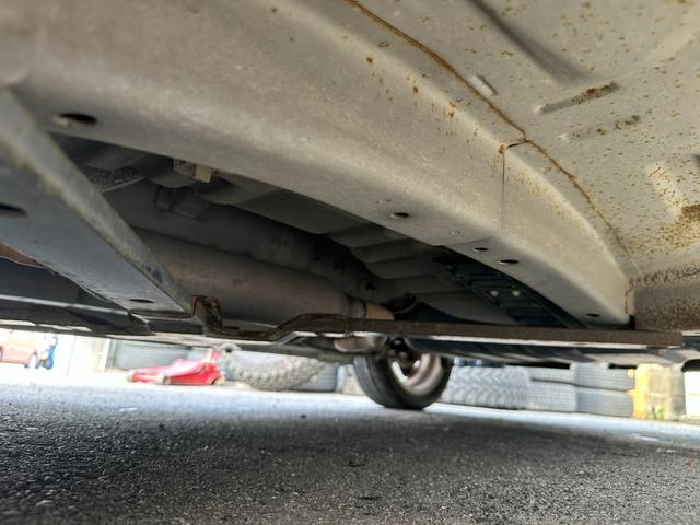 コペン ２ｎｄアニバーサリーエディション　純正レカロシート　社外ナビ　社外ＬＥＤテールランプ　ＥＴＣ　ＭＯＭＯステアリング　シートヒーター　ワンセグ　ＥＴＣ　キーレス　ＨＩＤライト　純正１５インチアルミホイール（62枚目）