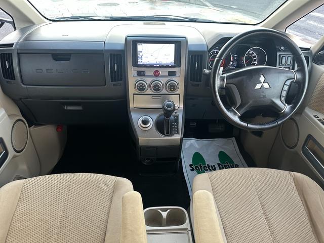 デリカD:5 G パワーパッケージ 4WD 新品タイヤ 7人乗り 社外ナビ フリップダウンモニター バックカメラ フルセグ Bluetooth クリアランスソナー スマートキー 純正18インチアルミホイール ETC HIDライト(2枚目)