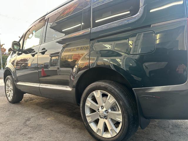 デリカD:5 G パワーパッケージ 4WD 新品タイヤ 7人乗り 社外ナビ フリップダウンモニター バックカメラ フルセグ Bluetooth クリアランスソナー スマートキー 純正18インチアルミホイール ETC HIDライト(12枚目)