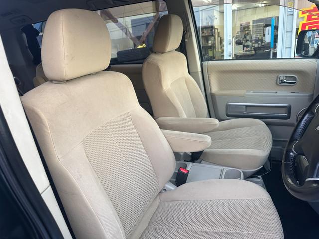 デリカD:5 G パワーパッケージ 4WD 新品タイヤ 7人乗り 社外ナビ フリップダウンモニター バックカメラ フルセグ Bluetooth クリアランスソナー スマートキー 純正18インチアルミホイール ETC HIDライト(18枚目)