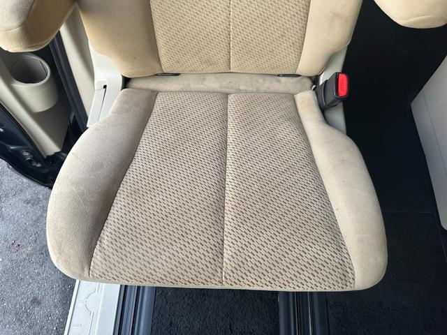 デリカD:5 G パワーパッケージ 4WD 新品タイヤ 7人乗り 社外ナビ フリップダウンモニター バックカメラ フルセグ Bluetooth クリアランスソナー スマートキー 純正18インチアルミホイール ETC HIDライト(33枚目)