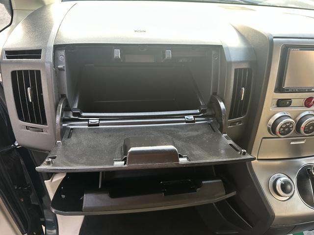 デリカD:5 G パワーパッケージ 4WD 新品タイヤ 7人乗り 社外ナビ フリップダウンモニター バックカメラ フルセグ Bluetooth クリアランスソナー スマートキー 純正18インチアルミホイール ETC HIDライト(76枚目)