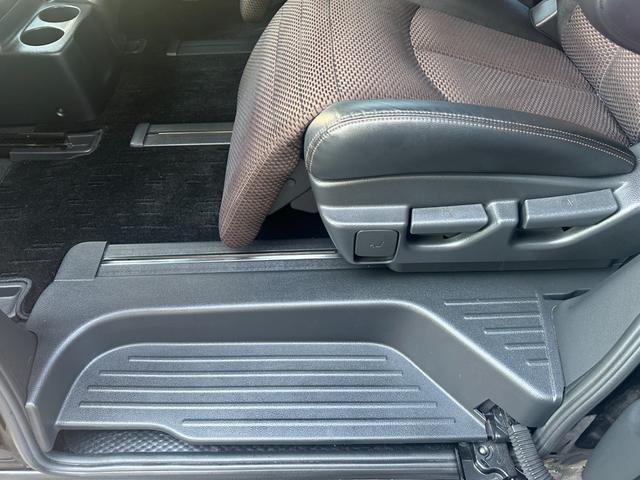 エルグランド 250ハイウェイスター 7人乗り 社外ナビ ハーフレザーシート オットマン 両側電動スライドドア フルセグ バックカメラ スマートキー プッシュスタート HIDライト 純正18インチアルミホイール 取説記録簿 ETC(36枚目)