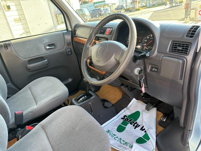 バモス Ｌ　タイミングベルト交換　ホンダ純正１４インチアルミホイール　キーレス　ドアバイザー　純正オーディオ　ウッドパネル　取説、記録簿（17枚目）