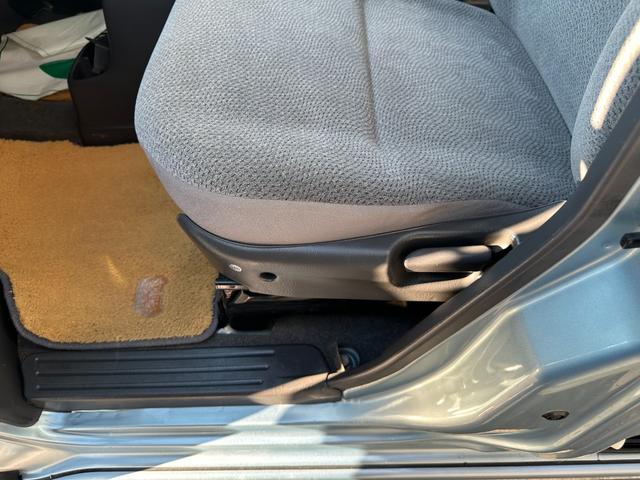 バモス Ｌ　タイミングベルト交換　ホンダ純正１４インチアルミホイール　キーレス　ドアバイザー　純正オーディオ　ウッドパネル　取説、記録簿（27枚目）