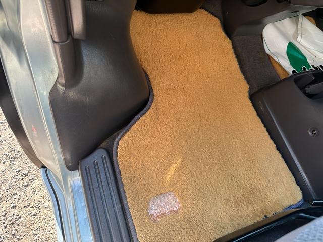 バモス Ｌ　タイミングベルト交換　ホンダ純正１４インチアルミホイール　キーレス　ドアバイザー　純正オーディオ　ウッドパネル　取説、記録簿（28枚目）