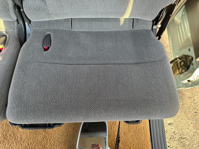 バモス Ｌ　タイミングベルト交換　ホンダ純正１４インチアルミホイール　キーレス　ドアバイザー　純正オーディオ　ウッドパネル　取説、記録簿（35枚目）