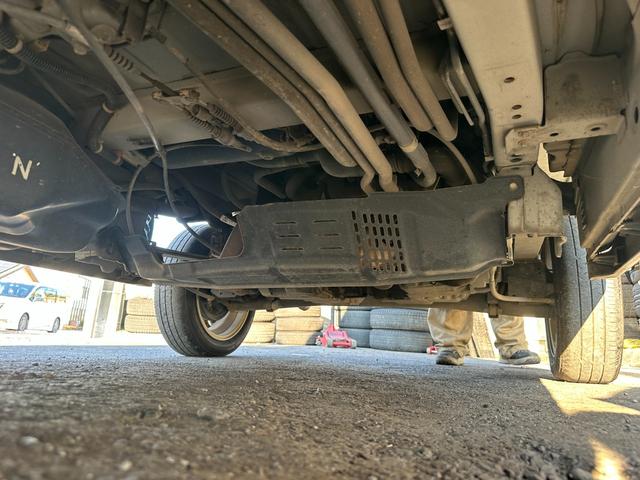 バモス Ｌ　タイミングベルト交換　ホンダ純正１４インチアルミホイール　キーレス　ドアバイザー　純正オーディオ　ウッドパネル　取説、記録簿（67枚目）