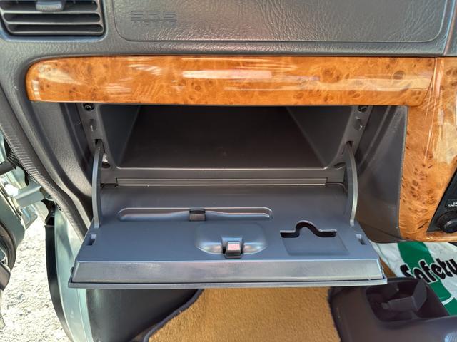 バモス Ｌ　タイミングベルト交換　ホンダ純正１４インチアルミホイール　キーレス　ドアバイザー　純正オーディオ　ウッドパネル　取説、記録簿（70枚目）