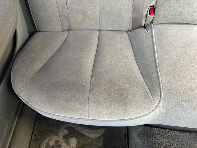 シーマ ３００Ｇ　中期モデル　新品タイヤ　インタークーラーターボ　純正ナビ　パワーシート　オットマン　バックカメラ　１８インチアルミホイール　マルチプロジェクターＨＩＤ　ＥＴＣ　キーレス　ドアバイザー　レーダー探知機（34枚目）