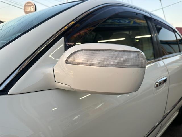 シーマ ３００Ｇ　中期モデル　新品タイヤ　インタークーラーターボ　純正ナビ　パワーシート　オットマン　バックカメラ　１８インチアルミホイール　マルチプロジェクターＨＩＤ　ＥＴＣ　キーレス　ドアバイザー　レーダー探知機（57枚目）