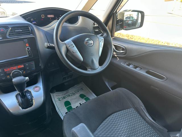 セレナ 20X Vセレクション+セーフティ S-ハイブリッド 新品タイヤ 車線逸脱警告 純正ナビ 両側電動スライドドア フルセグ バックカメラ Bluetooth スマートキー 純正15インチアルミホイール ETC 後席ピクニックテーブル 取説記録簿(6枚目)