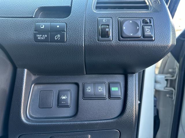 セレナ 20X Vセレクション+セーフティ S-ハイブリッド 新品タイヤ 車線逸脱警告 純正ナビ 両側電動スライドドア フルセグ バックカメラ Bluetooth スマートキー 純正15インチアルミホイール ETC 後席ピクニックテーブル 取説記録簿(9枚目)