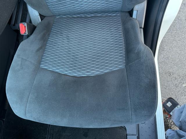 セレナ 20X Vセレクション+セーフティ S-ハイブリッド 新品タイヤ 車線逸脱警告 純正ナビ 両側電動スライドドア フルセグ バックカメラ Bluetooth スマートキー 純正15インチアルミホイール ETC 後席ピクニックテーブル 取説記録簿(27枚目)