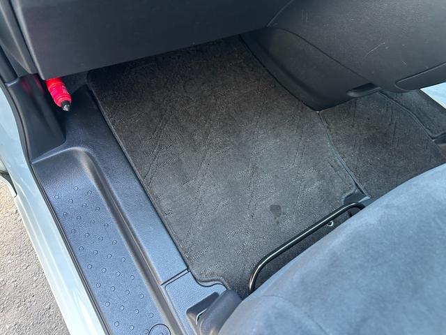 セレナ 20X Vセレクション+セーフティ S-ハイブリッド 新品タイヤ 車線逸脱警告 純正ナビ 両側電動スライドドア フルセグ バックカメラ Bluetooth スマートキー 純正15インチアルミホイール ETC 後席ピクニックテーブル 取説記録簿(29枚目)