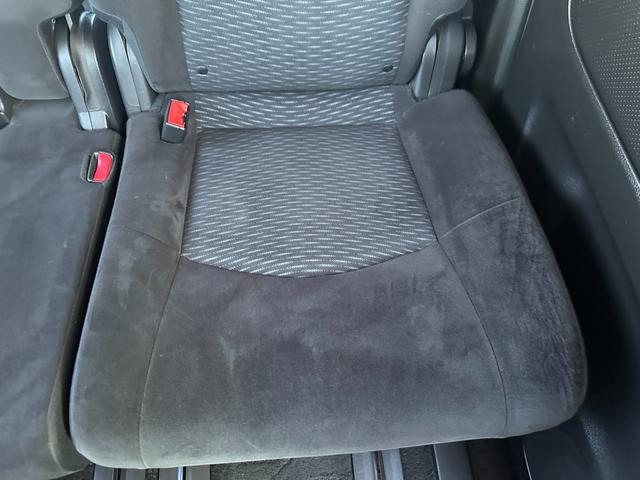 セレナ 20X Vセレクション+セーフティ S-ハイブリッド 新品タイヤ 車線逸脱警告 純正ナビ 両側電動スライドドア フルセグ バックカメラ Bluetooth スマートキー 純正15インチアルミホイール ETC 後席ピクニックテーブル 取説記録簿(36枚目)