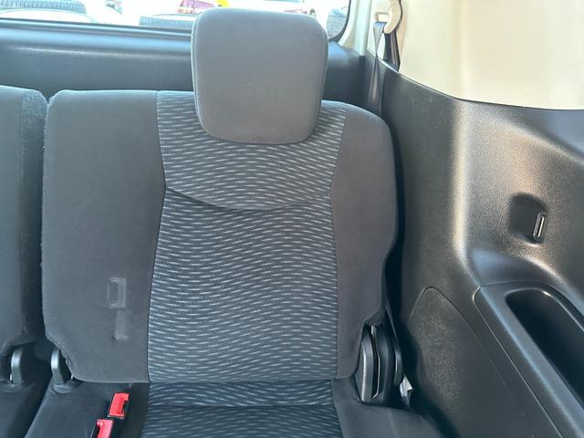 セレナ 20X Vセレクション+セーフティ S-ハイブリッド 新品タイヤ 車線逸脱警告 純正ナビ 両側電動スライドドア フルセグ バックカメラ Bluetooth スマートキー 純正15インチアルミホイール ETC 後席ピクニックテーブル 取説記録簿(44枚目)