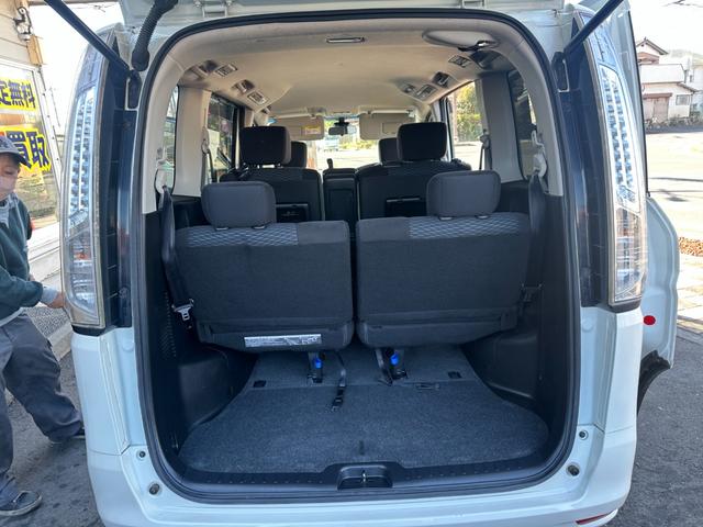 セレナ 20X Vセレクション+セーフティ S-ハイブリッド 新品タイヤ 車線逸脱警告 純正ナビ 両側電動スライドドア フルセグ バックカメラ Bluetooth スマートキー 純正15インチアルミホイール ETC 後席ピクニックテーブル 取説記録簿(51枚目)