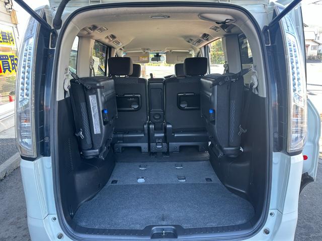 セレナ 20X Vセレクション+セーフティ S-ハイブリッド 新品タイヤ 車線逸脱警告 純正ナビ 両側電動スライドドア フルセグ バックカメラ Bluetooth スマートキー 純正15インチアルミホイール ETC 後席ピクニックテーブル 取説記録簿(52枚目)