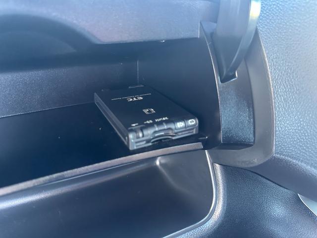 セレナ 20X Vセレクション+セーフティ S-ハイブリッド 新品タイヤ 車線逸脱警告 純正ナビ 両側電動スライドドア フルセグ バックカメラ Bluetooth スマートキー 純正15インチアルミホイール ETC 後席ピクニックテーブル 取説記録簿(76枚目)