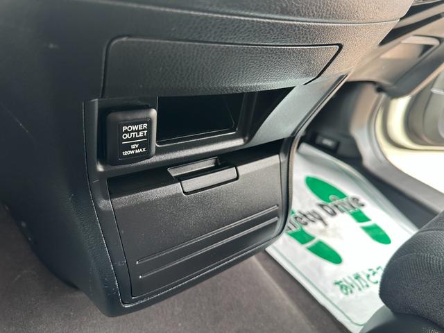 オデッセイ Ｍファインスピリット　エアロパッケージ　新品タイヤ　社外１８インチアルミホイール　純正ナビ　バックカメラ　Ｂｌｕｅｔｏｏｔｈ　ワンセグ　純正エアロパーツ　ＥＴＣ　ＨＩＤライト　ウッドパネル　キーレス　取説記録簿　タイミングチェーンエンジン（8枚目）