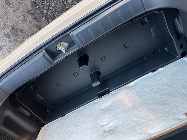 アルトラパン Ｘ　純正オーディオ　純正１４インチアルミホイール　スマートキー　プッシュスタート　ヘッドライトレベライザー　ドアバイザー　取説記録簿　タイミングチェーンエンジン（66枚目）