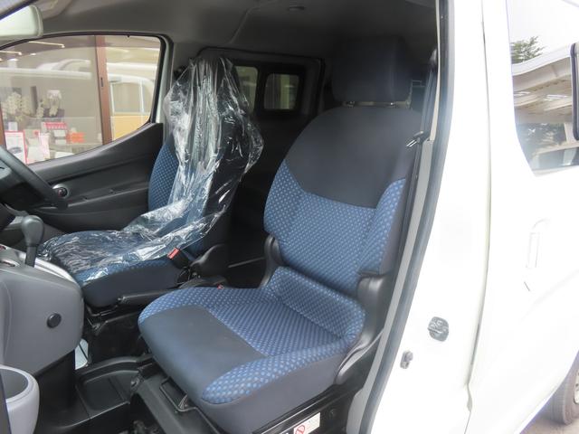 ＮＶ２００バネットワゴン 　ベッドキット　サブバッテリー　走行充電　ナビ切り替えスイッチ　カーナビ　ＥＴＣ（15枚目）