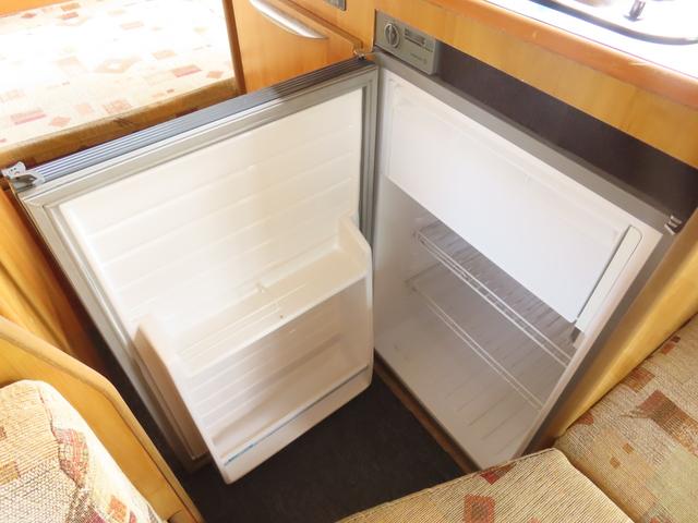 カムロード バンテック　ジル５２０　フェイスチェンジ　１２Ｖクーラー　ＦＦヒーター　冷蔵庫　シンク（9枚目）