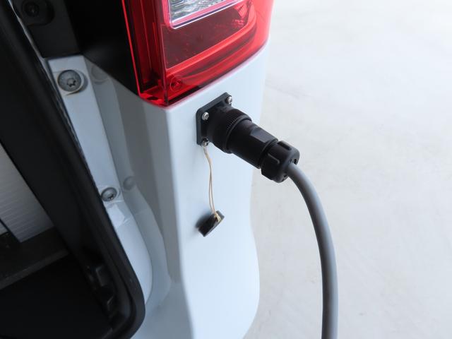 Ｖクラス ＦＯＣＳ　ＶＡＬＩＳ　リチウムバッテリー　冷蔵庫　走行充電　コンバーター　インバーター１５００Ｗ　外部電源　プロジェクター（17枚目）