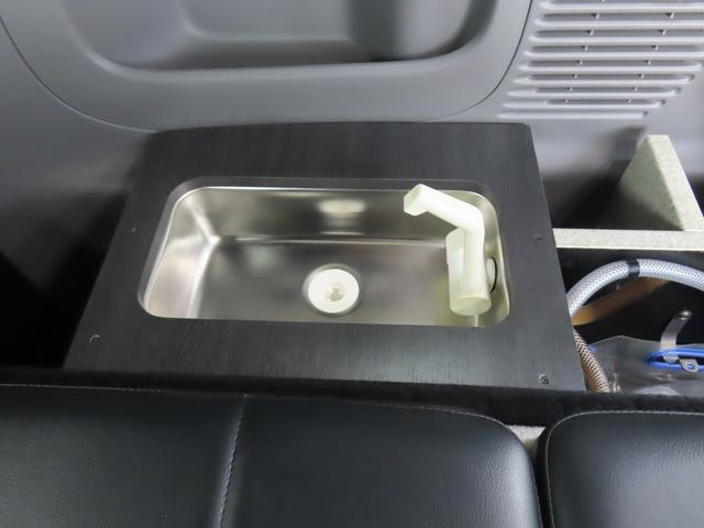 NV200バネットワゴン カスタムセレクト オリジナル FFヒーター テレビ 電子レンジ シングル 走行充電 インバーター400W 外部電源 ソーラーパネル(6枚目)