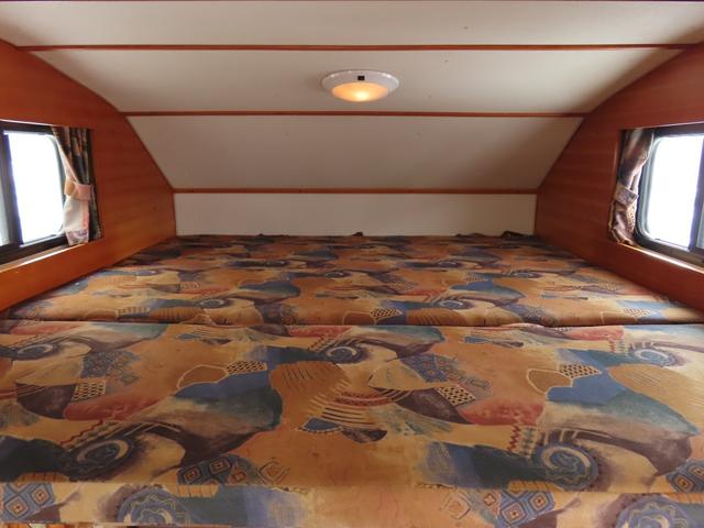 カムロード グローバル キング5.3WD シンク コンロ レンジフード 冷蔵庫 シャワー ボイラー サブバッテリー 走行充電 コンバーター ルーフベント 外部電源 オーニング(5枚目)