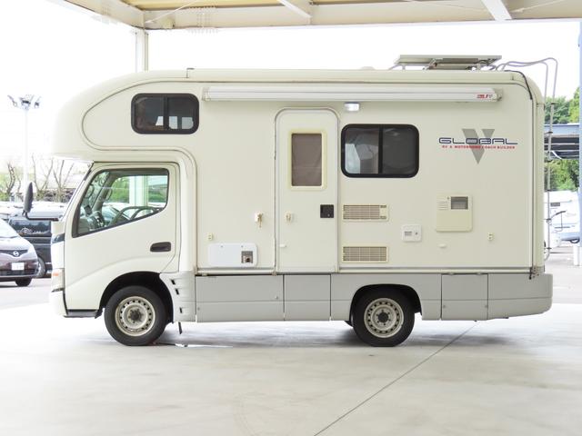 カムロード グローバル キング5.3WD シンク コンロ レンジフード 冷蔵庫 シャワー ボイラー サブバッテリー 走行充電 コンバーター ルーフベント 外部電源 オーニング(26枚目)