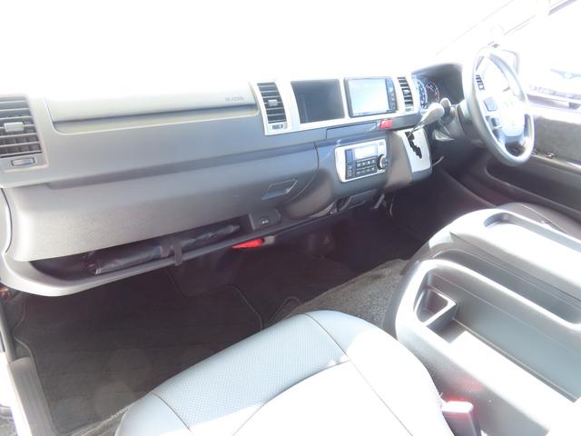 ハイエースワゴン FOCS DS-L FFヒーター シンク 冷蔵庫 フリップダウンモニター ツインサブ 走行充電 外部電源 コンバーター ルーフベント(18枚目)