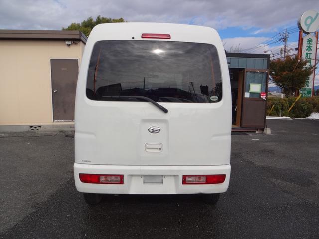 ハイゼットカーゴ スペシャル　４ＷＤ　５速ＭＴ　両側スライドドア　エアコン　ラジオ（3枚目）
